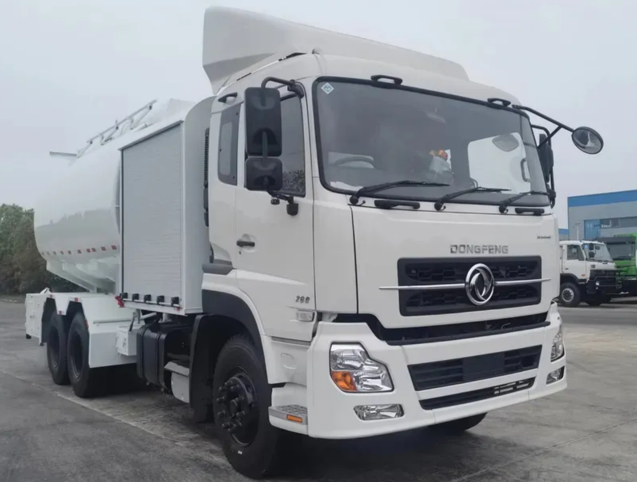 10 Wheelers 18000 Liters Aircraft Refueller
