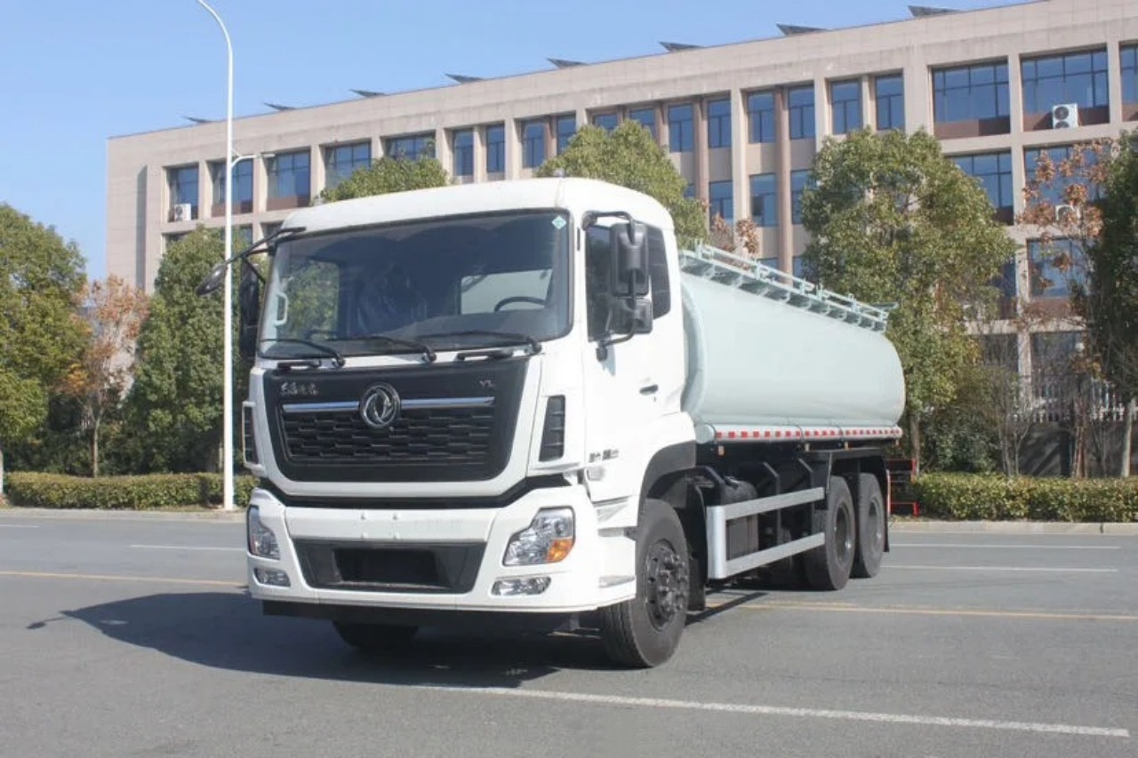 10 Wheelers 20 CBM Crude Oil Tank Truck