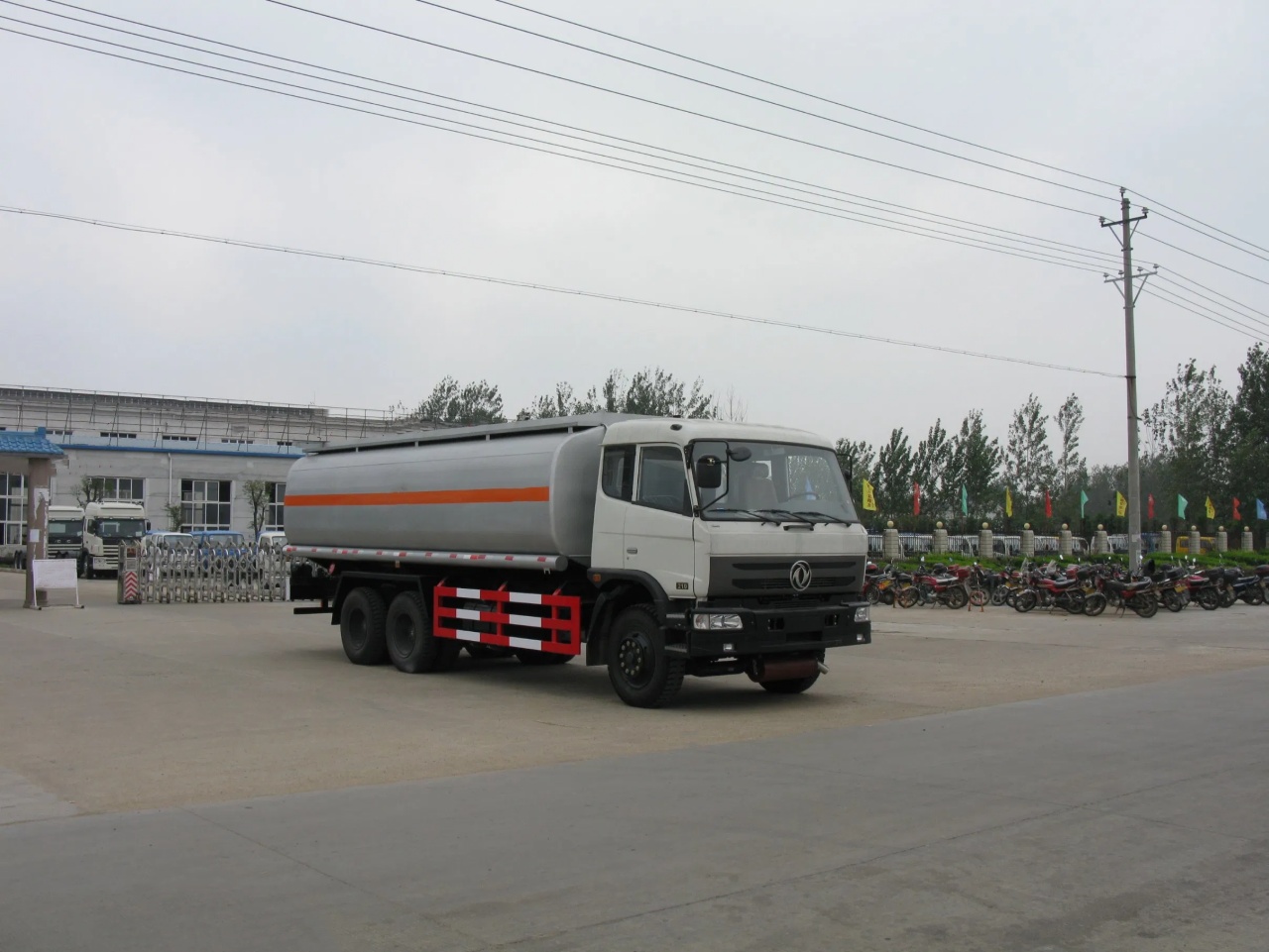 10 Wheelers 5000 Liters Fuel Tank Truck (2)