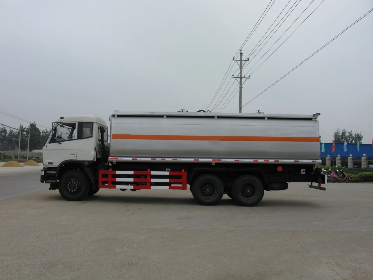 10 Wheelers 5000 Liters Fuel Tank Truck (4)
