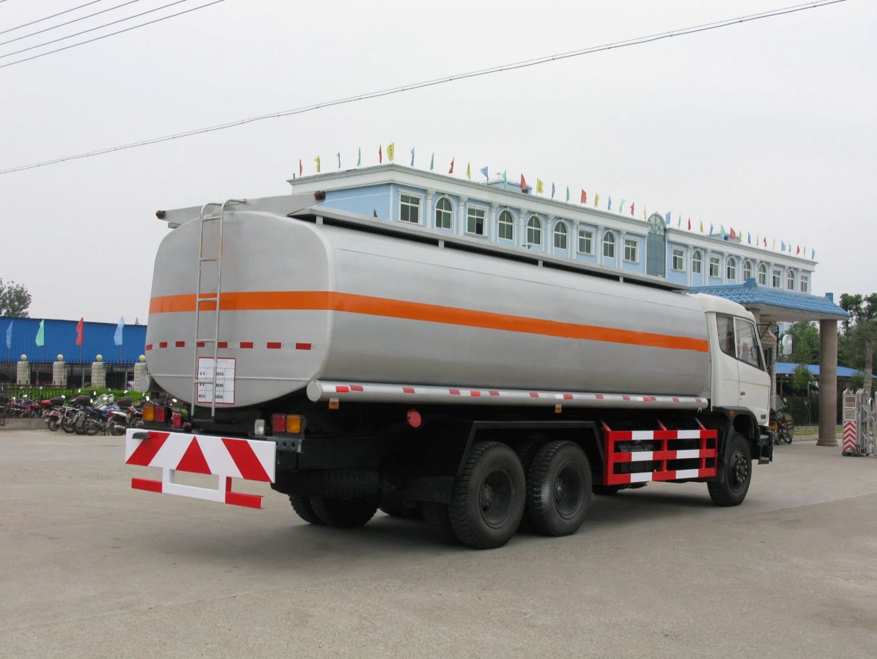 10 Wheelers 5000 Liters Fuel Tank Truck (5)