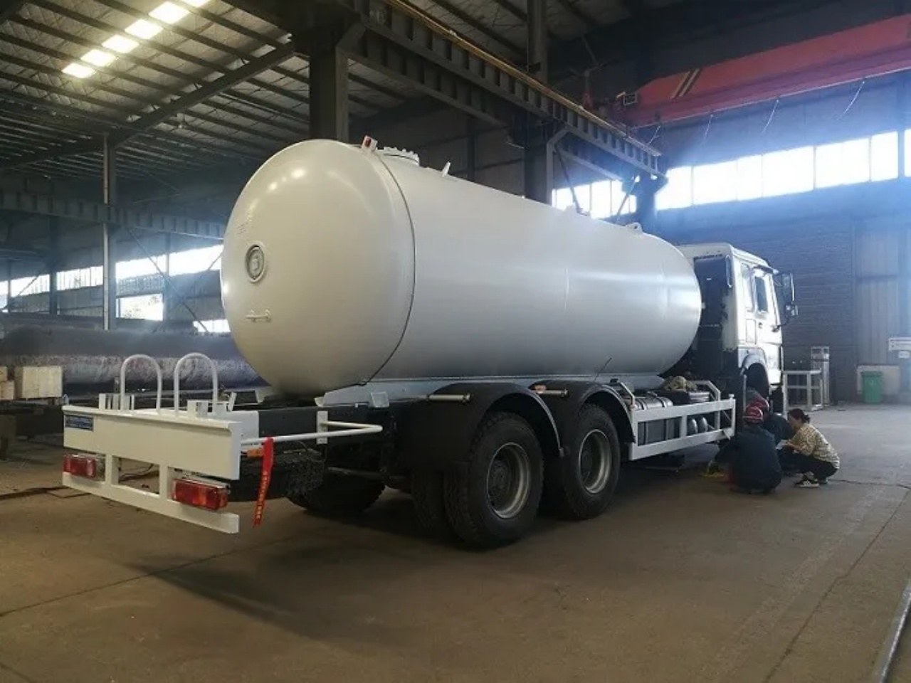 10 Wheelers 52 CBM LPG Bobtail Tanker (3)