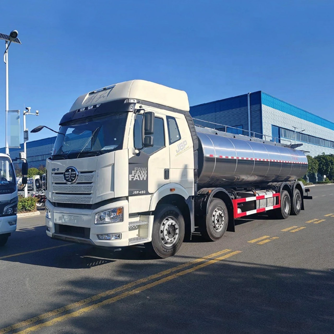 12 Wheelers 25000 Liters Milk Tank Truck (2)