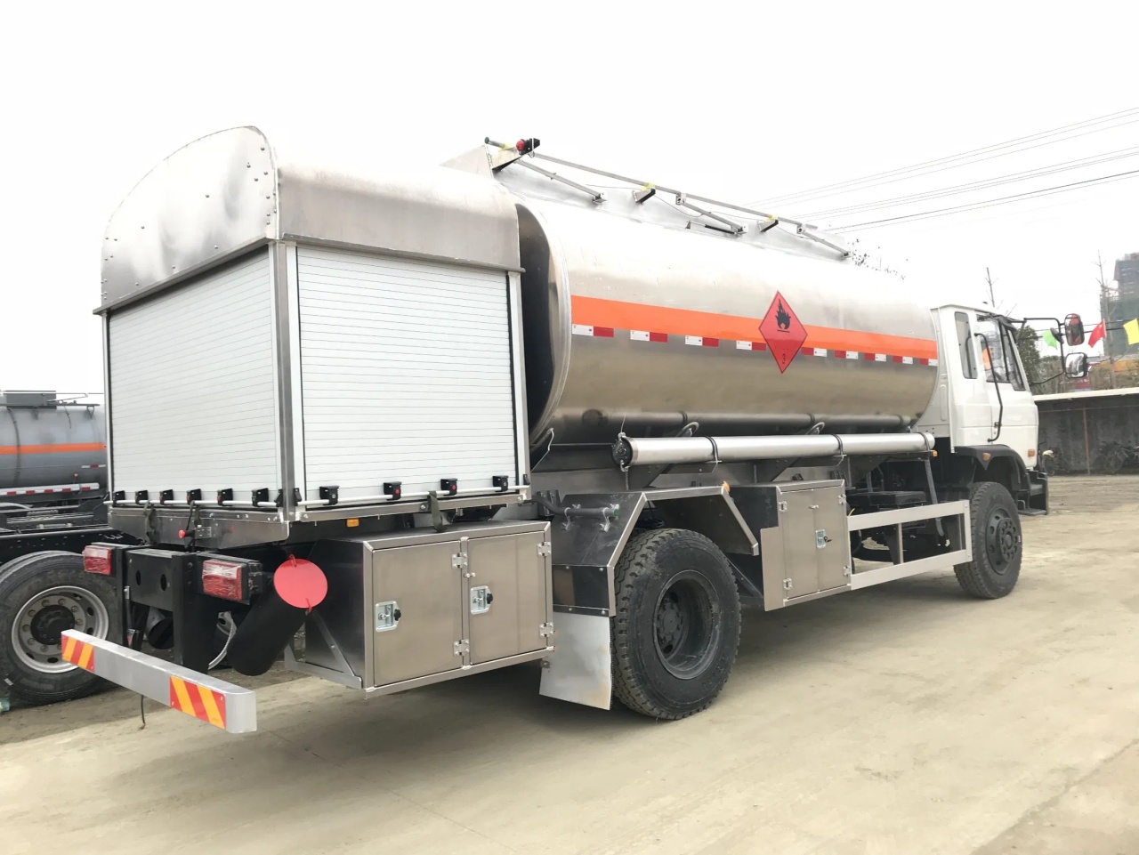 15000 Liters Jet Fuel Refueling Truck (2)