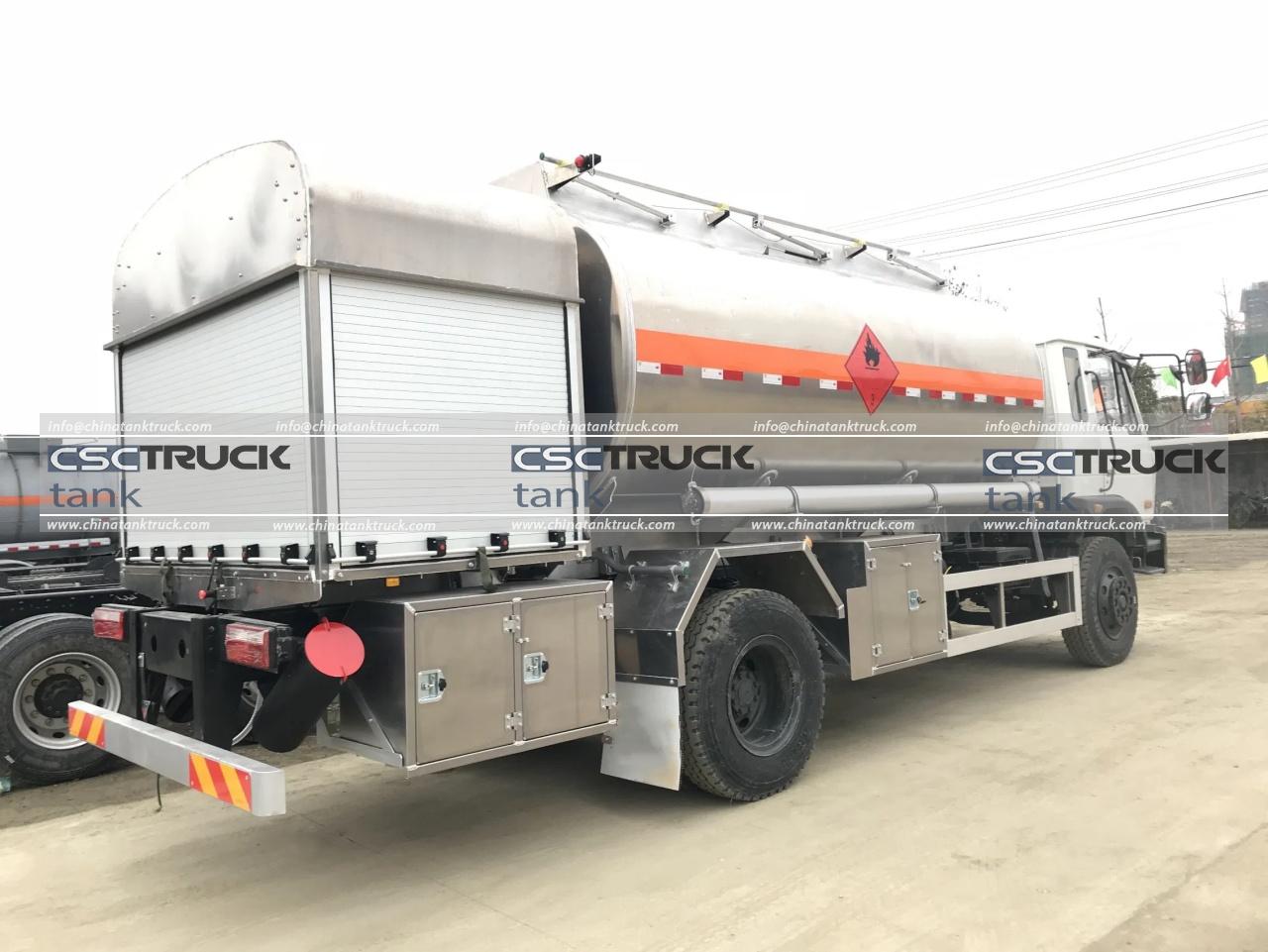15000 Liters Jet Fuel Refueling Truck (2) 15000 Liters Jet Fuel Refueling Truck (2)
