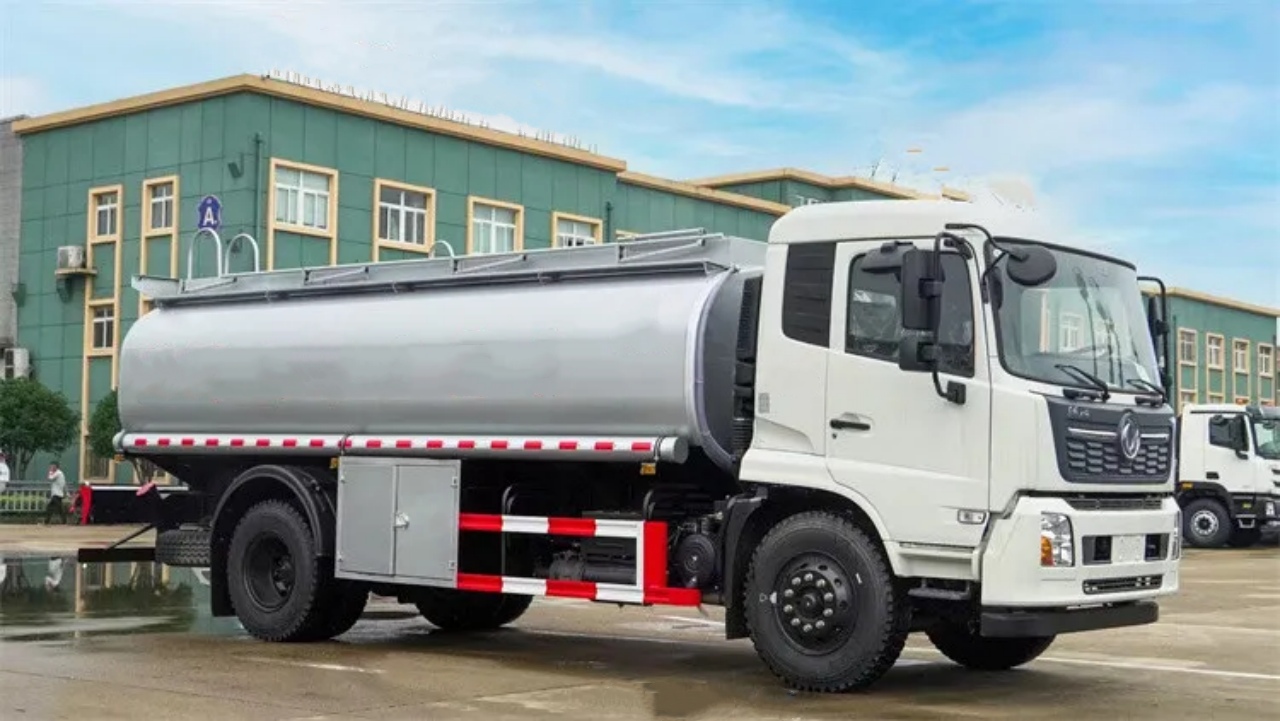 15000 Liters Mobile Oil Tanker Truck (5)