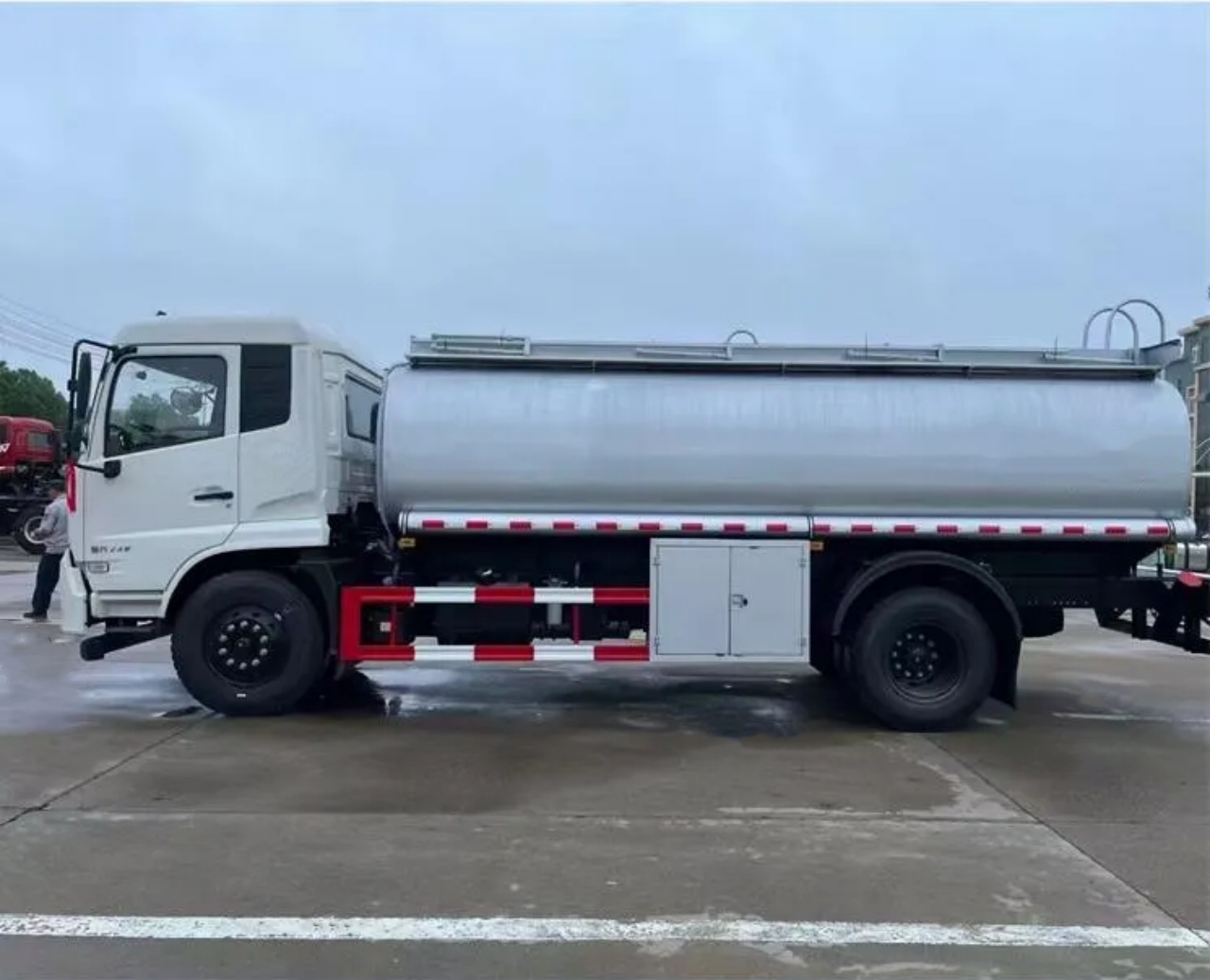 15000 Liters Mobile Oil Tanker Truck (6)