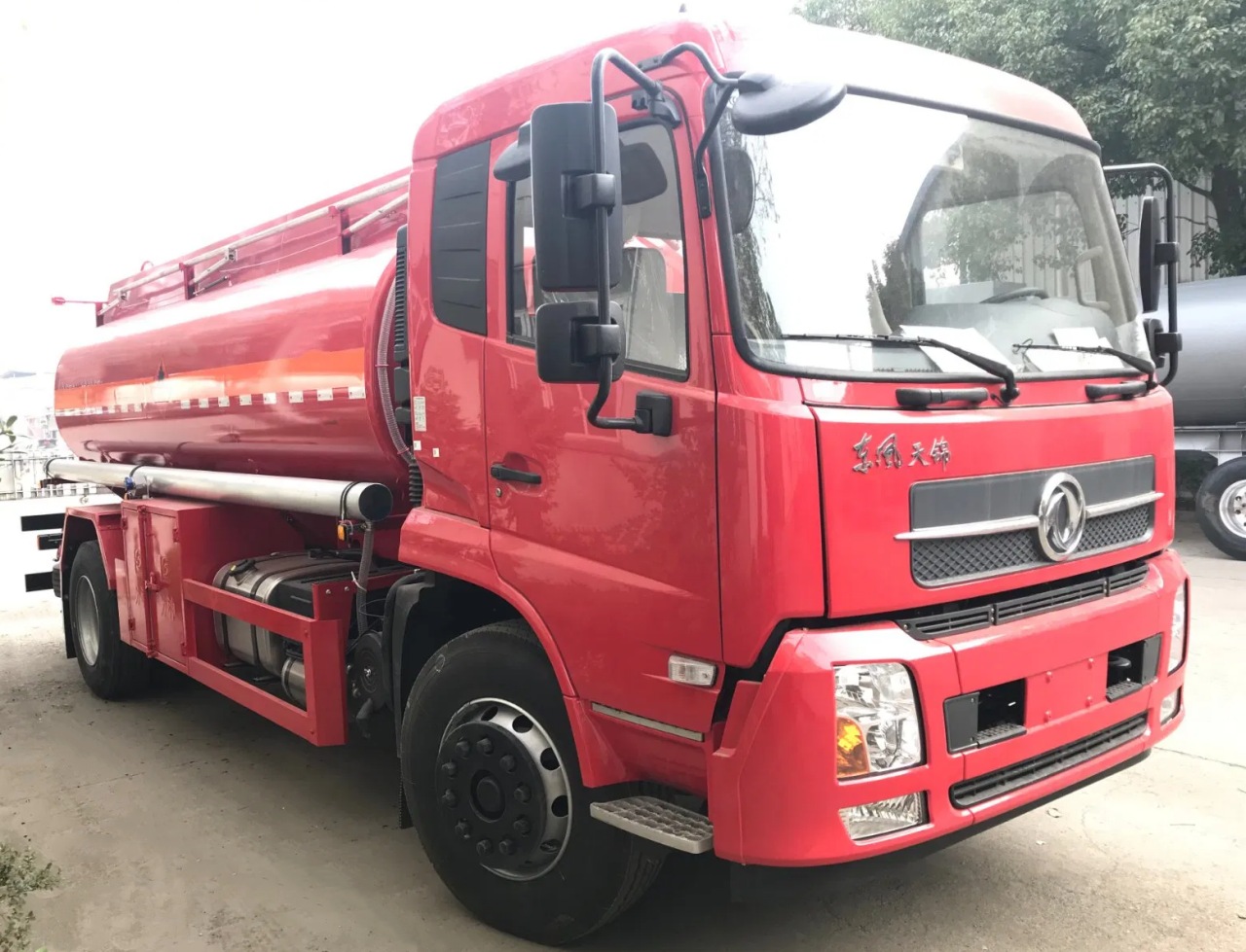 15000 Liters Oil Refueling Tank Truck