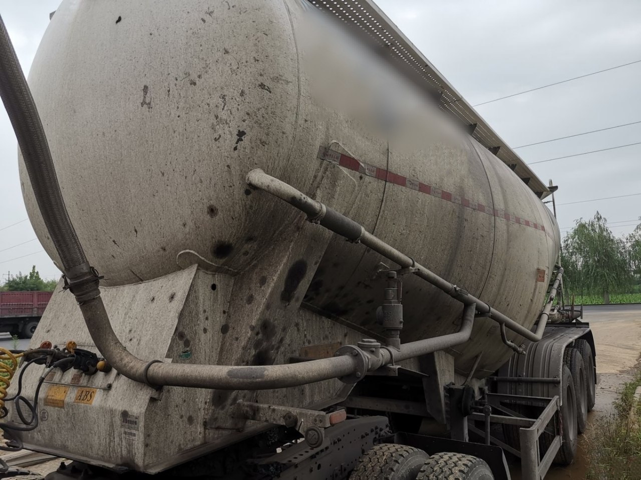 28m³ CIMC Dry Bulk Trailer — A Choice for Enhanced Efficiency! (10)