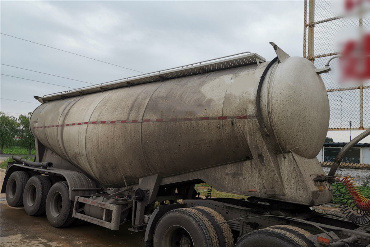 28m³ CIMC Dry Bulk Trailer — A Choice for Enhanced Efficiency! (12)