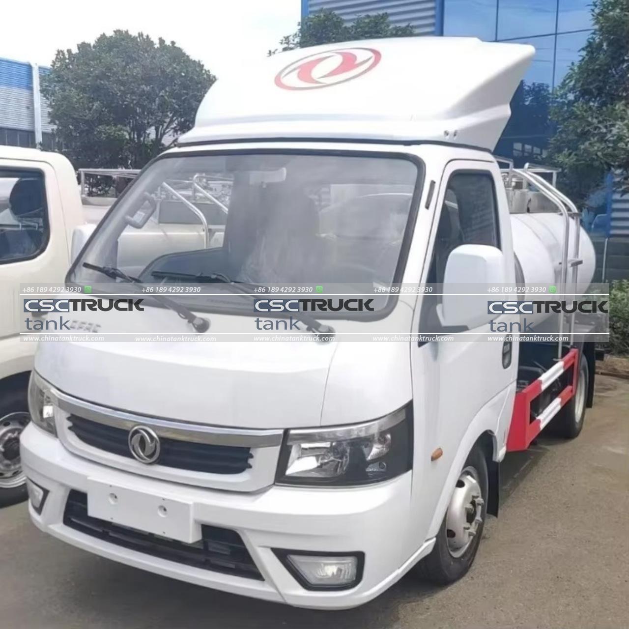 3000 Liters Small Milk Tanker Truck (3) 3000 Liters Small Milk Tanker Truck (3)
