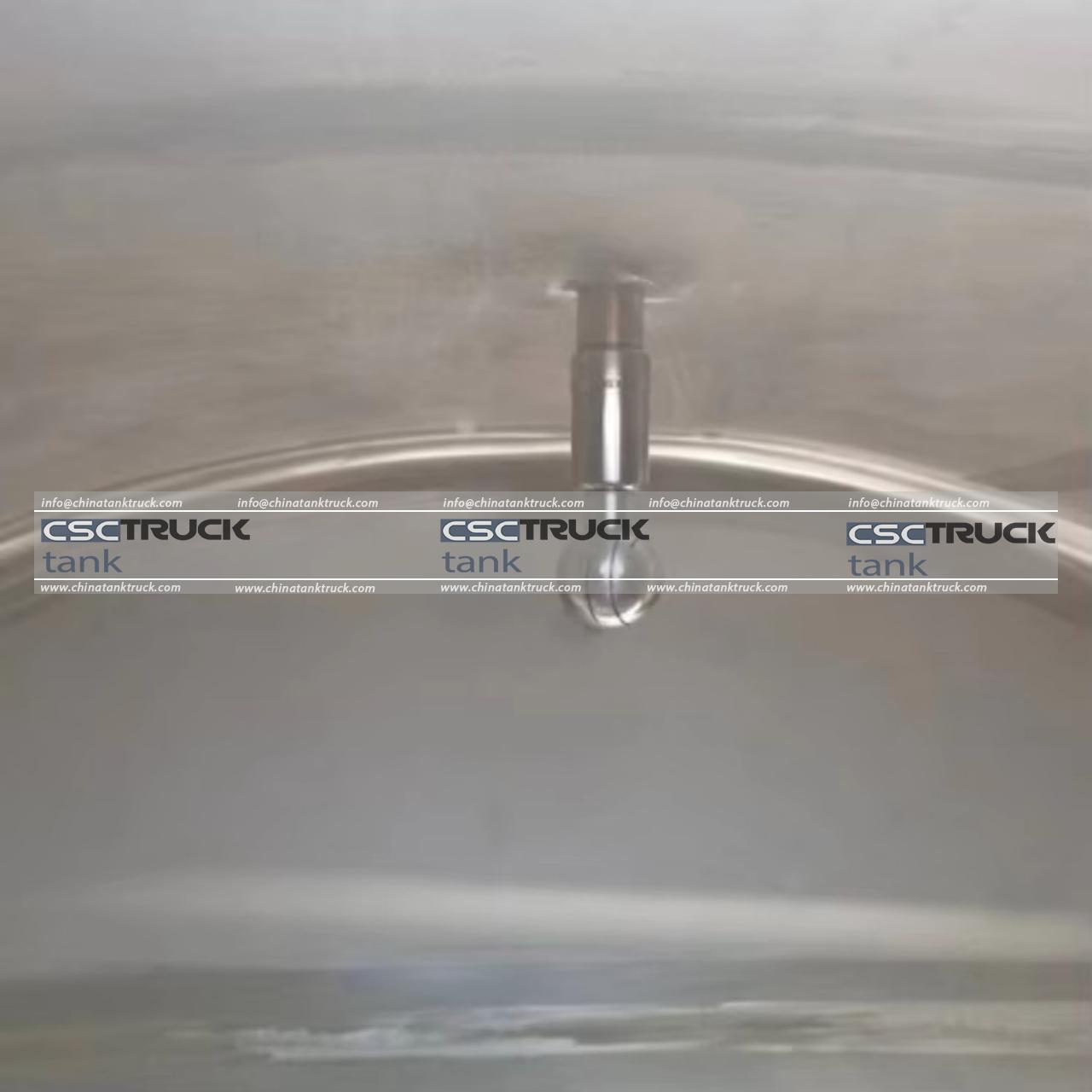 3000 Liters Small Milk Tanker Truck (6) 3000 Liters Small Milk Tanker Truck (6)