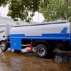 4000 Liters Oil Refueling Tanker Truck (4)