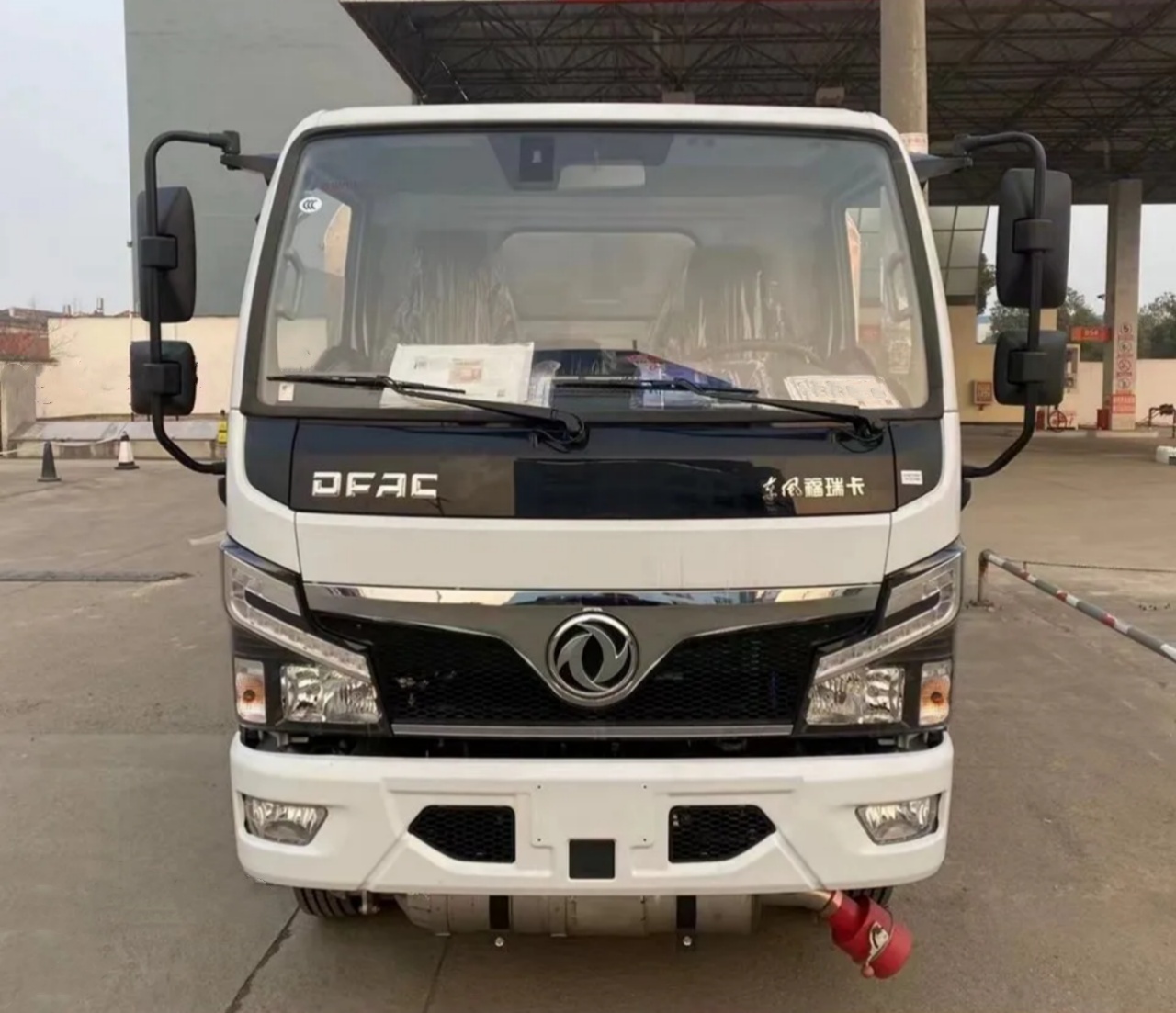4000 Liters Small Aircraft Refueling Truck (3)