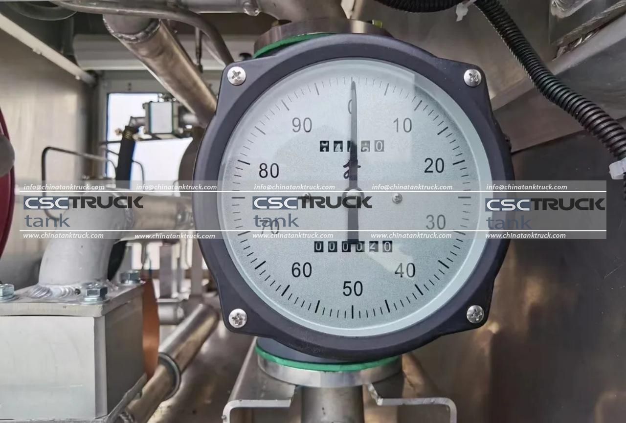 4000 Liters Small Aircraft Refueling Truck (8)