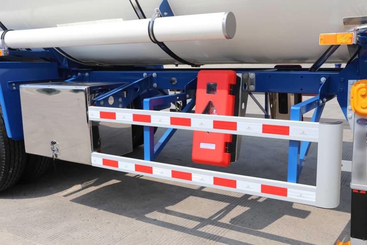 42 CBM Stainless Steel Liquid Semi-trailer — Your Guarantee for Safe Transport (7)
