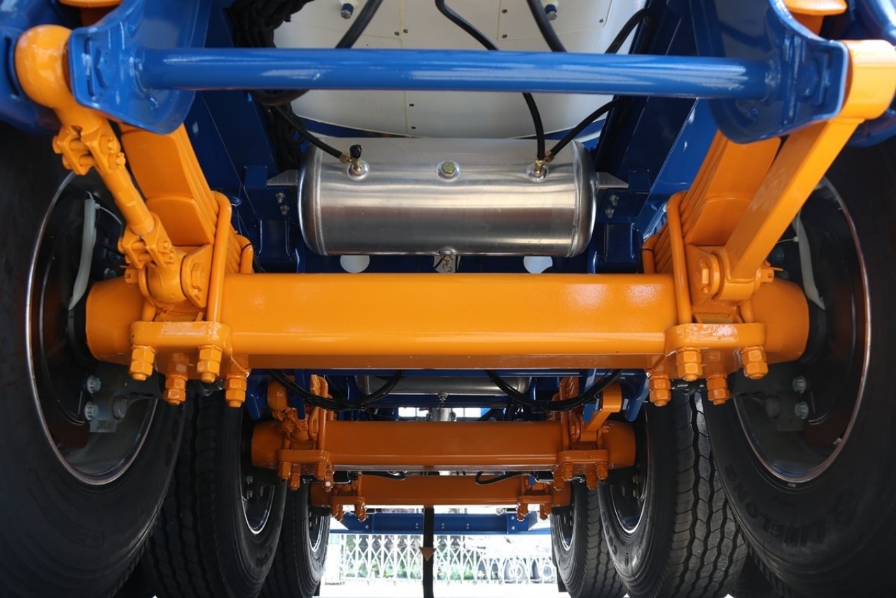 42 CBM Stainless Steel Liquid Semi-trailer — Your Guarantee for Safe Transport (8)
