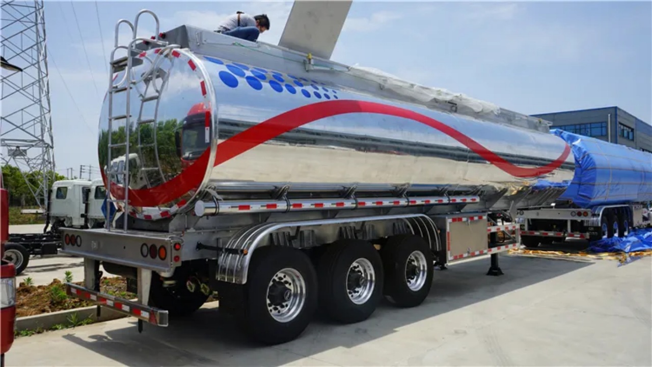 42000 Liters Water Tanker Semi Trailer (3)