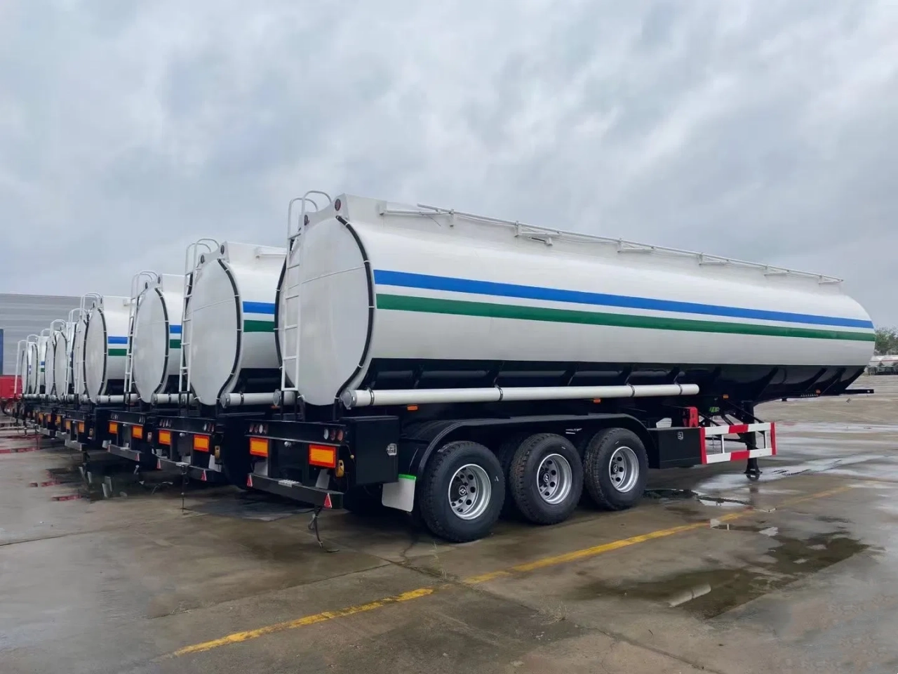 50 CBM Water Tank Semi Trailer (3)