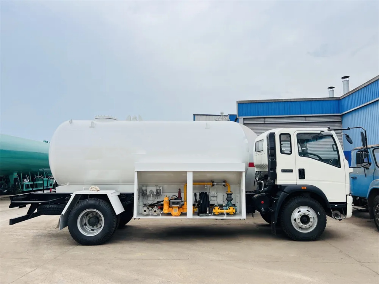 5000 Liters LPG Bobtail Dispenser Tank Truck (3)