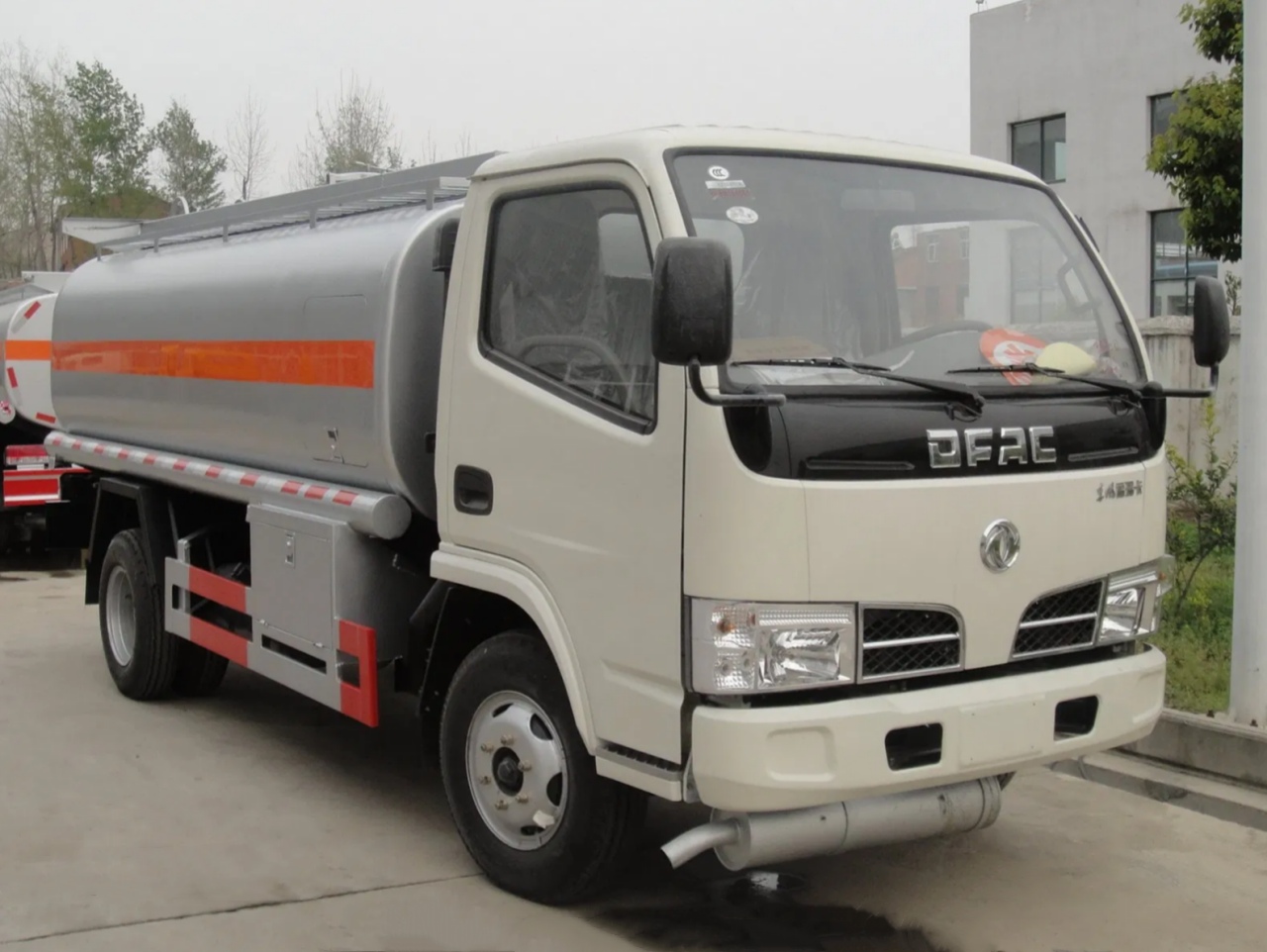 5000 Liters Mobile Fuel Truck