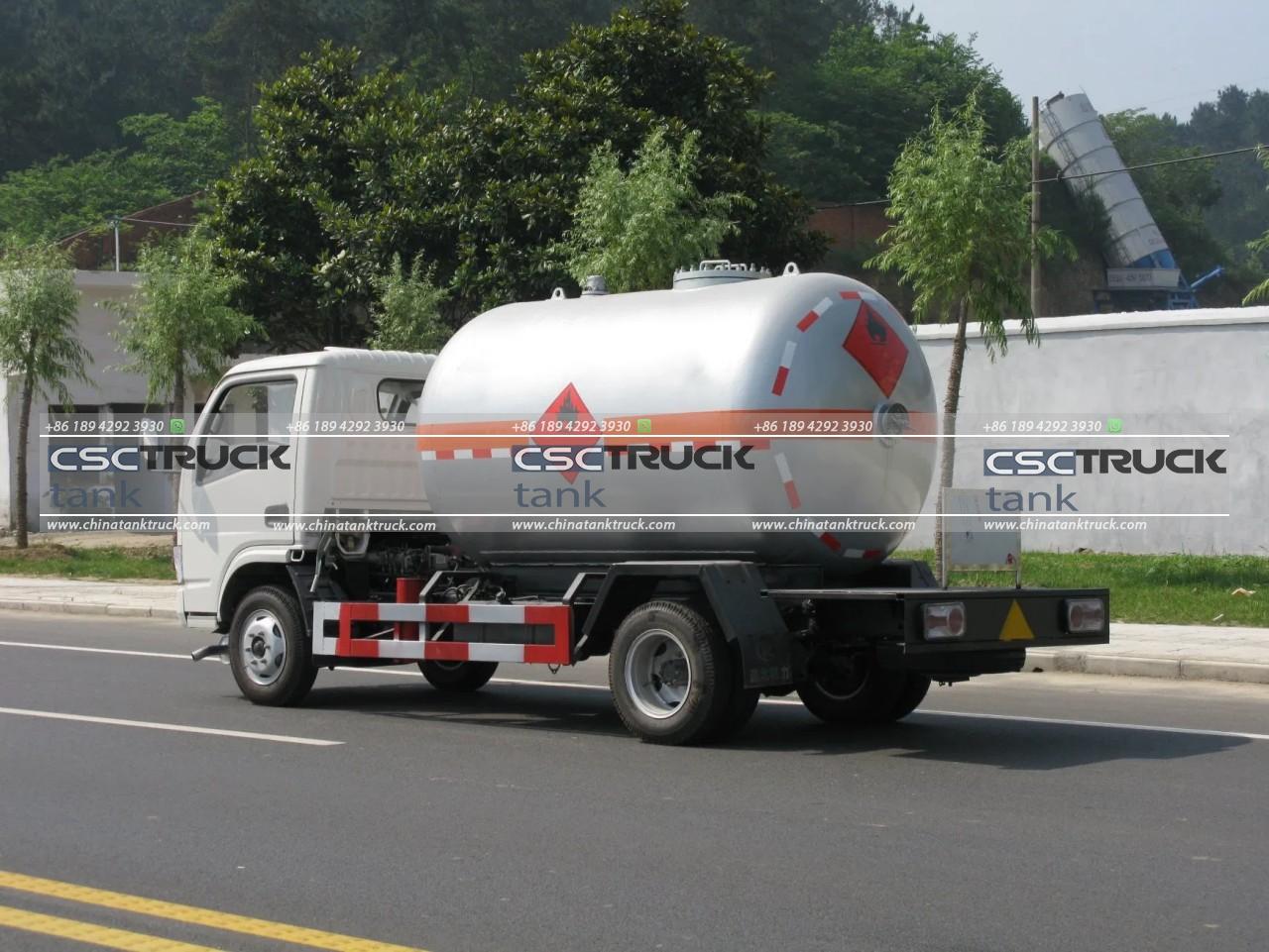 5CBM Small Mobile LPG Refilling Truck (4) 5CBM Small Mobile LPG Refilling Truck (4)