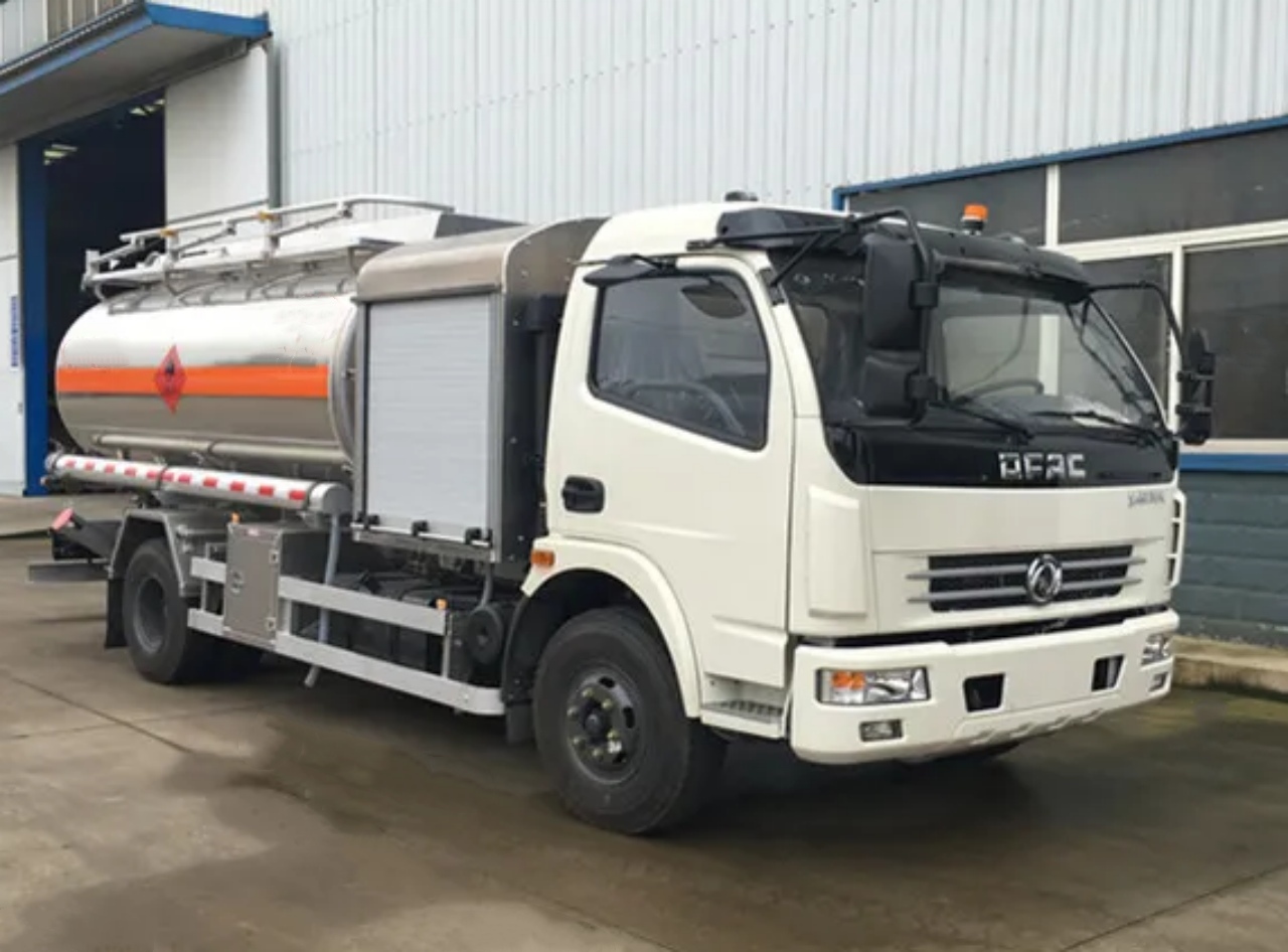 6 Wheelers 10000 Liters Aircraft Refueling Truck