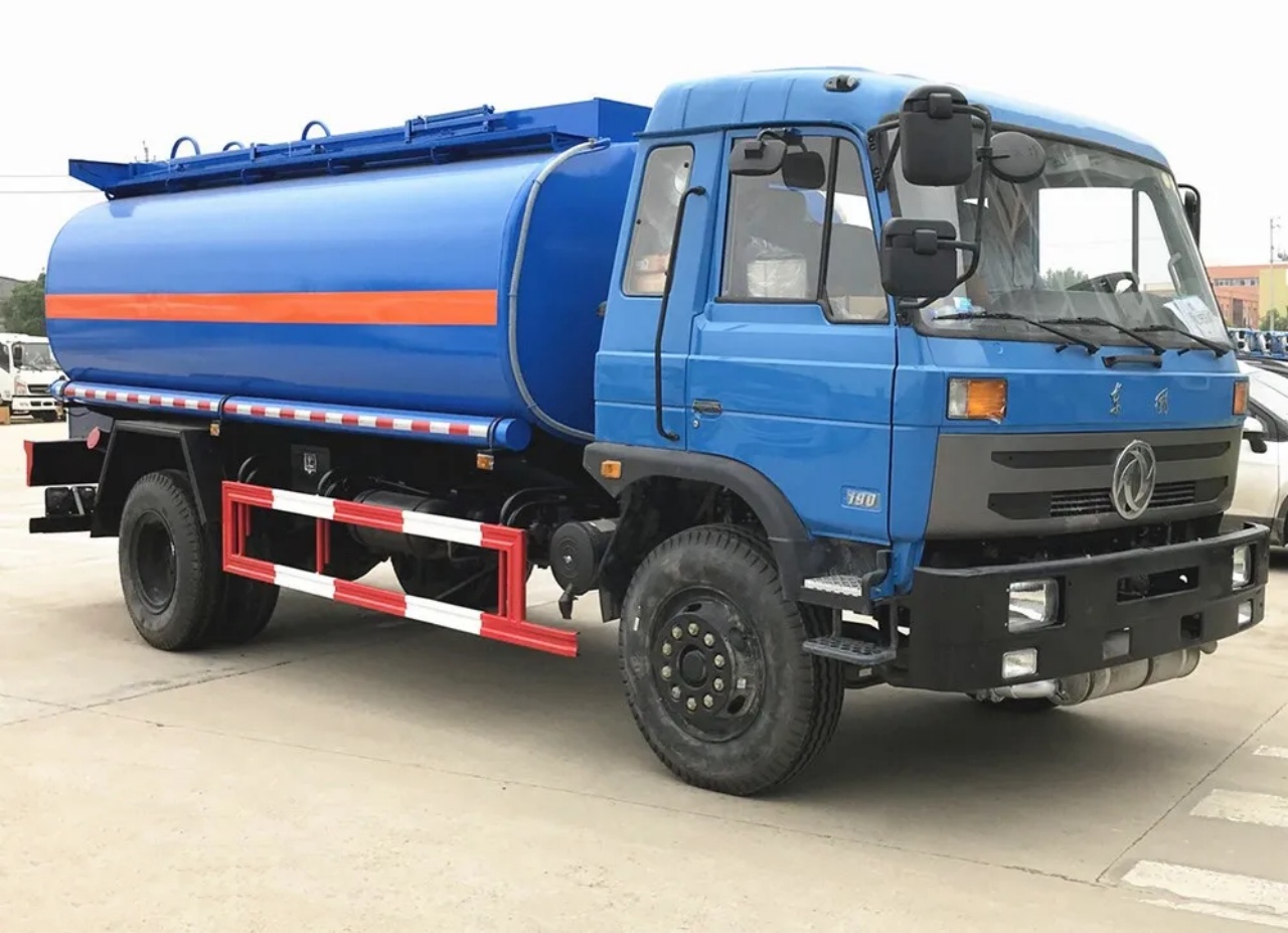 6 Wheelers 10000 Liters Diesel Fuel Bowser (2)