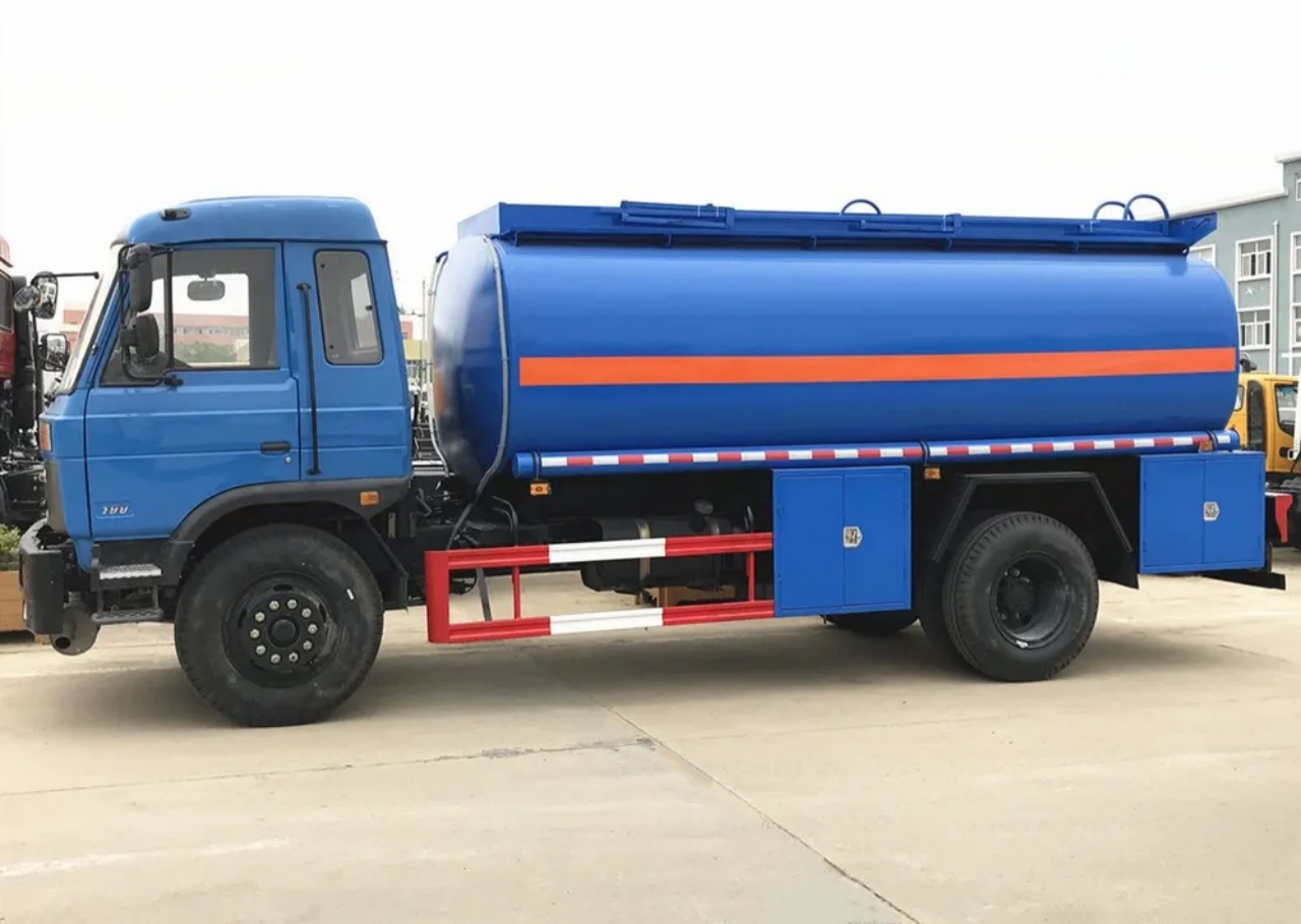 6 Wheelers 10000 Liters Diesel Fuel Bowser (3)