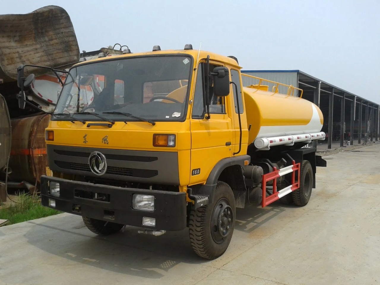 6 Wheelers 12000 Liters Water Tanker Truck (2)