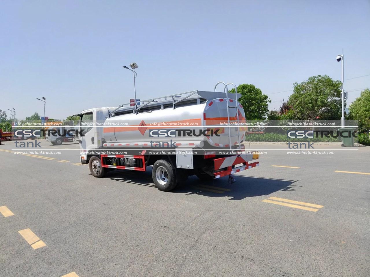 6 Wheelers 6CBM Small Fuel Truck (3) 6 Wheelers 6CBM Small Fuel Truck (3)