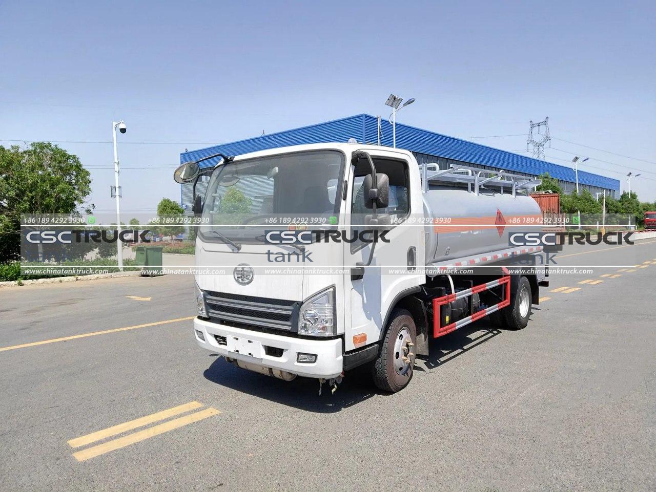 6 Wheelers 6CBM Small Fuel Truck