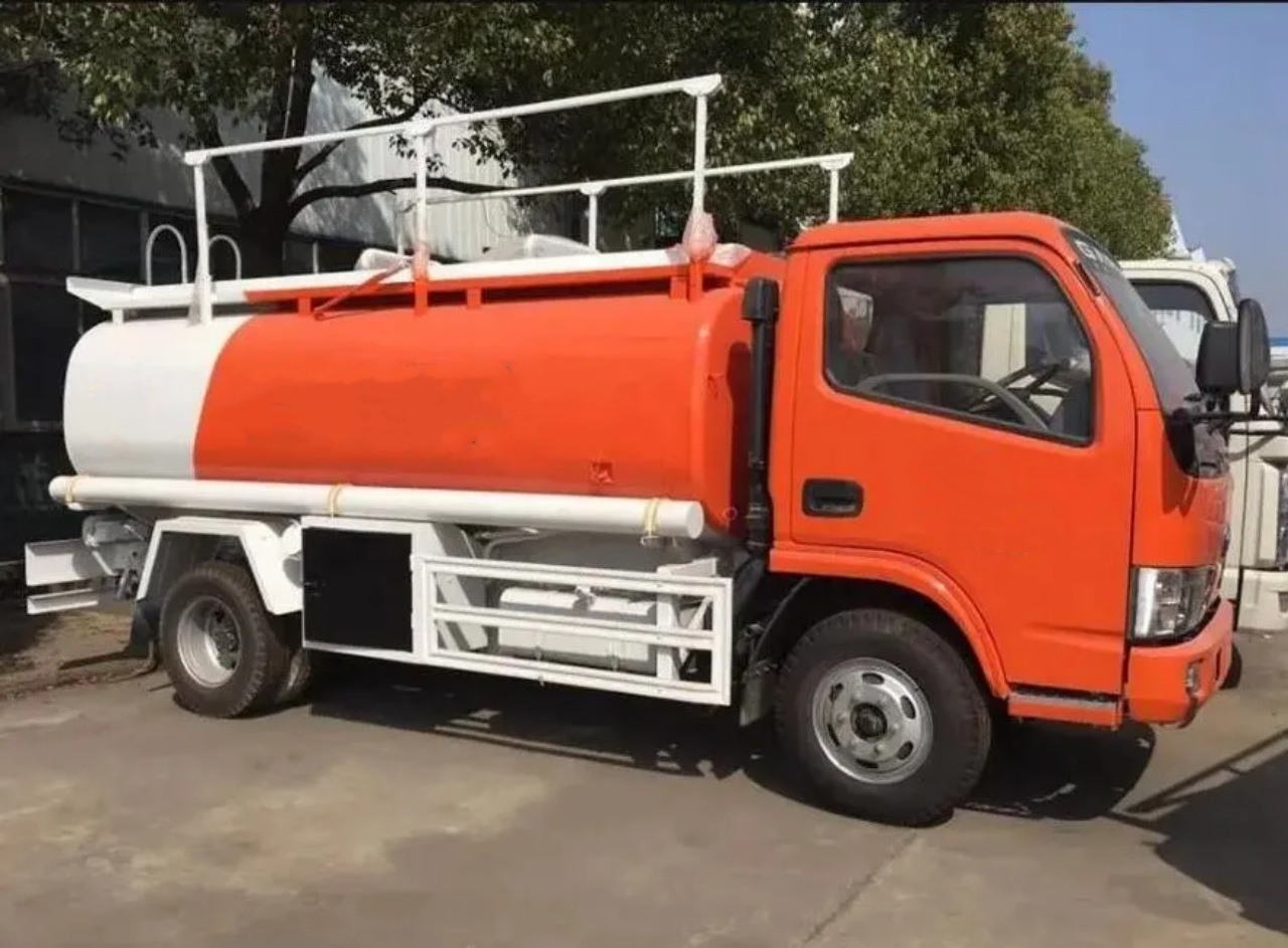 6CBM Diesel Refueling Tank Truck (3)