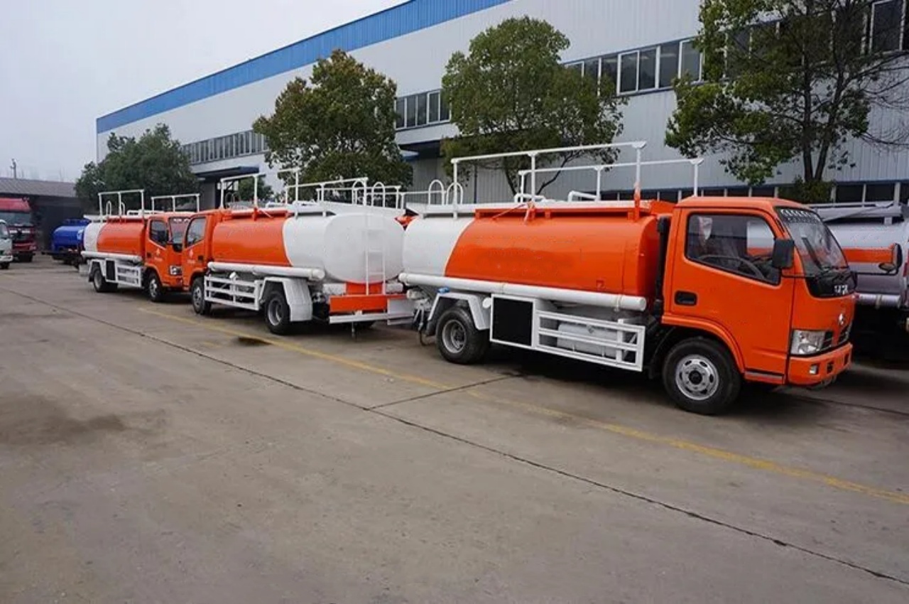 6CBM Diesel Refueling Tank Truck (6)