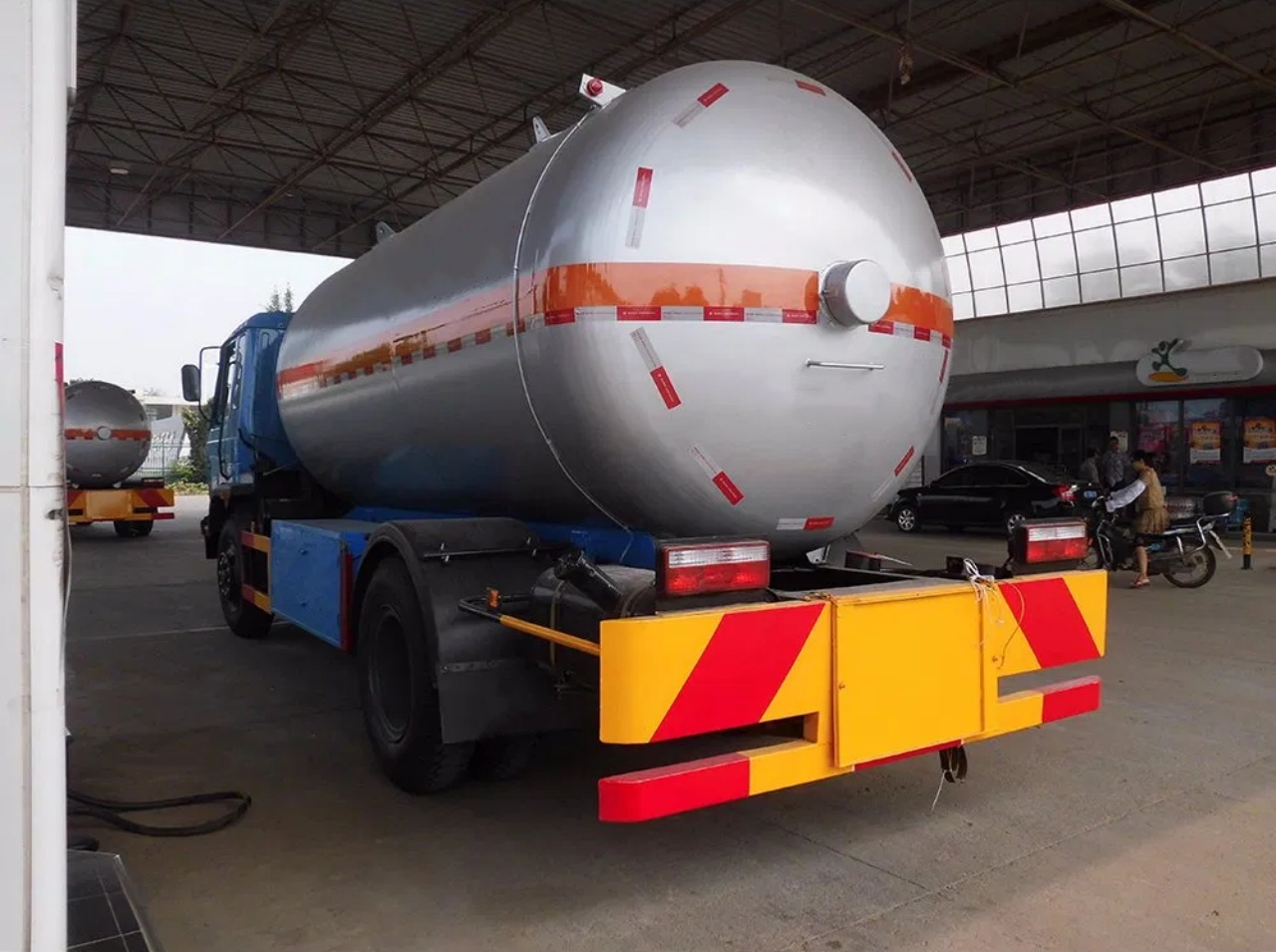 6CBM LPG Bobtail Tank Truck (5)