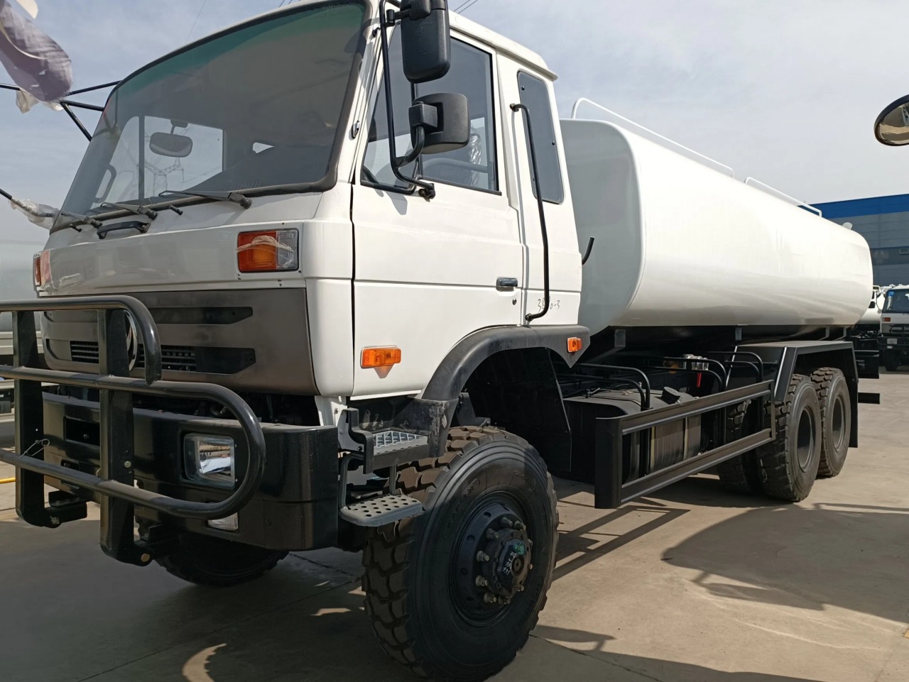 6x6 25000 Liters Water Tanker Truck (2) 6x6 25000 Liters Water Tanker Truck (2)