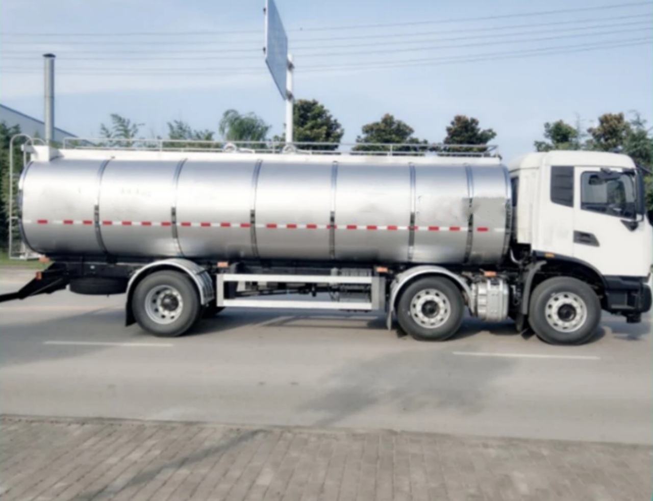 8 Wheelers 20 CBM Milk Tank Truck (5)