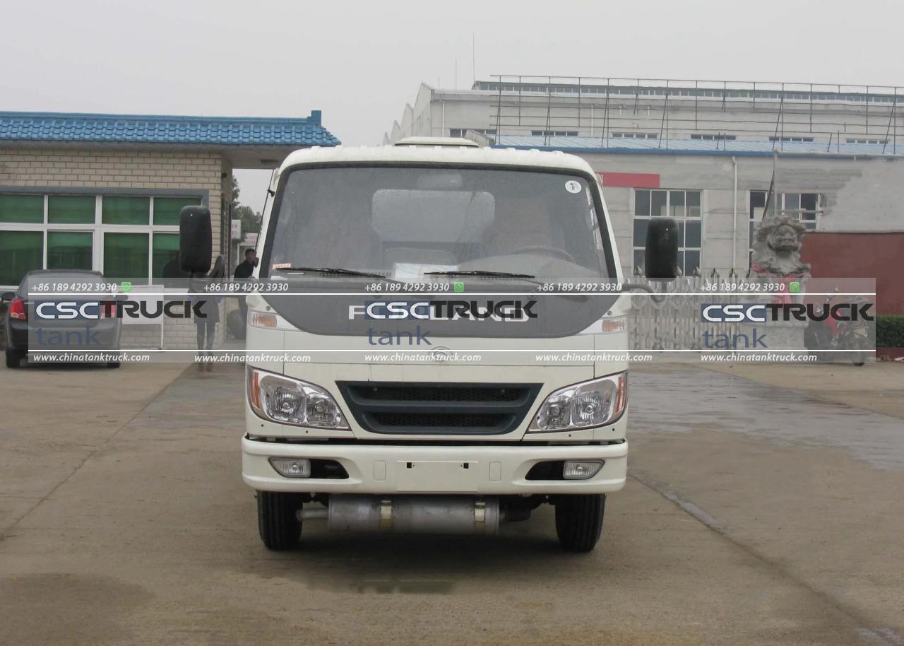 8000 Liters Oil Tank Refueling Truck (4) 8000 Liters Oil Tank Refueling Truck (4)