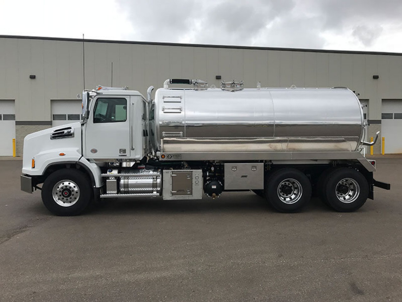 Aluminum Tank Truck (6)