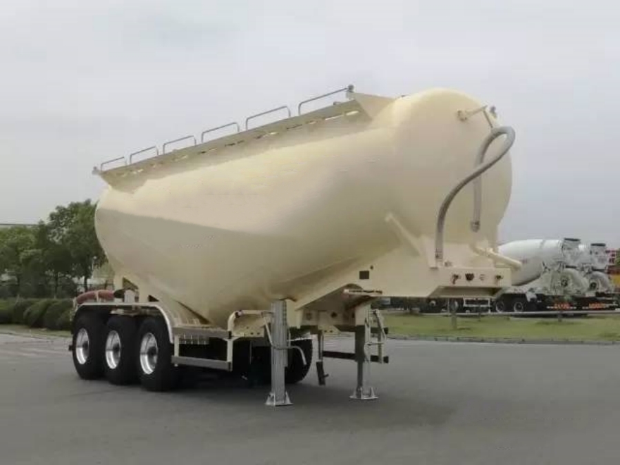 CAMC Pneumatic Trailer​, Strong Debut! (11)