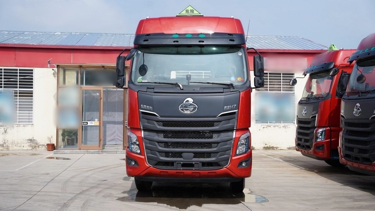 Dongfeng Chenglong H7 Fuel Tanker Truck – Safety Configuration Analysis! (15)