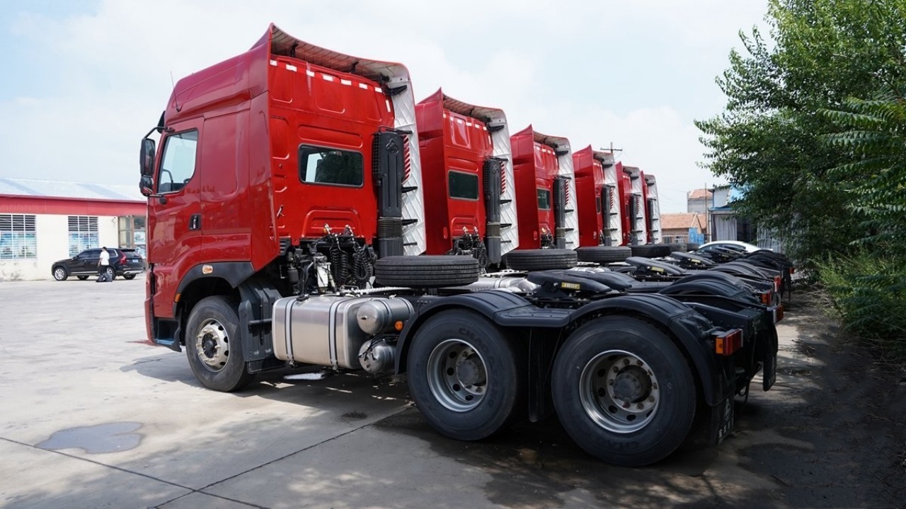 Dongfeng Chenglong H7 Fuel Tanker Truck – Safety Configuration Analysis! (3)