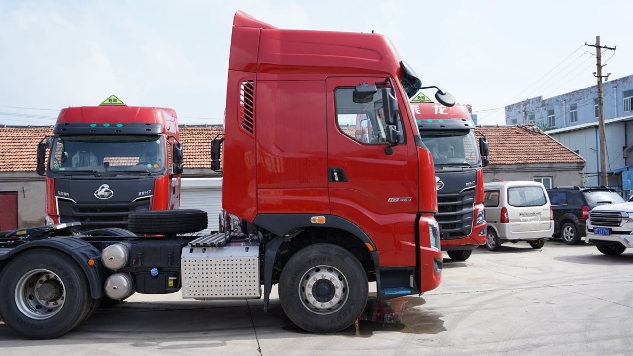 Dongfeng Chenglong H7 Fuel Tanker Truck – Safety Configuration Analysis! (5)