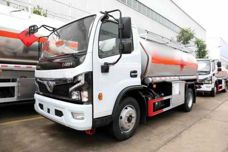 Dongfeng Furika 4x2 9 CBM Oil Refueling Truck — the All-purpose Little King Kong!