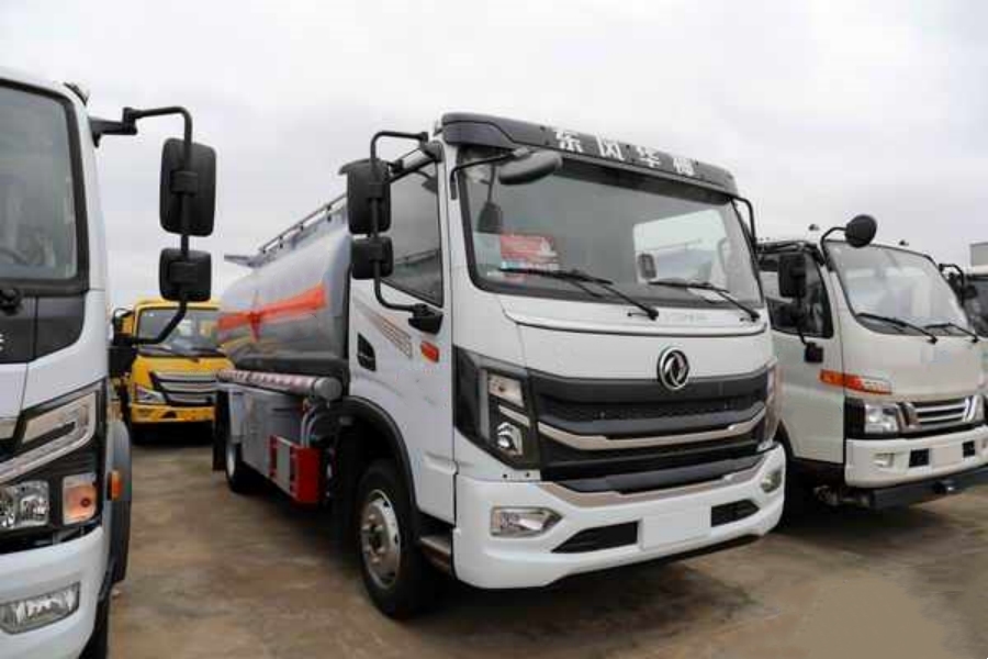 Dongfeng Huashen T3 4x2 10 CBM Oil Tanker Truck — Flexible Configuration