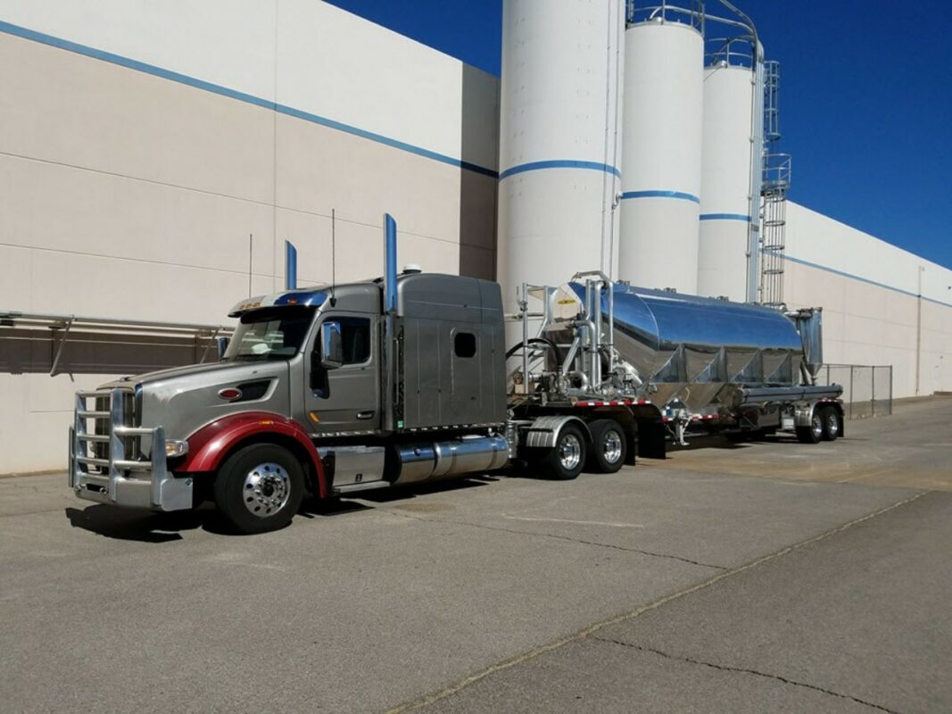 Dry Bulk Tank Truck