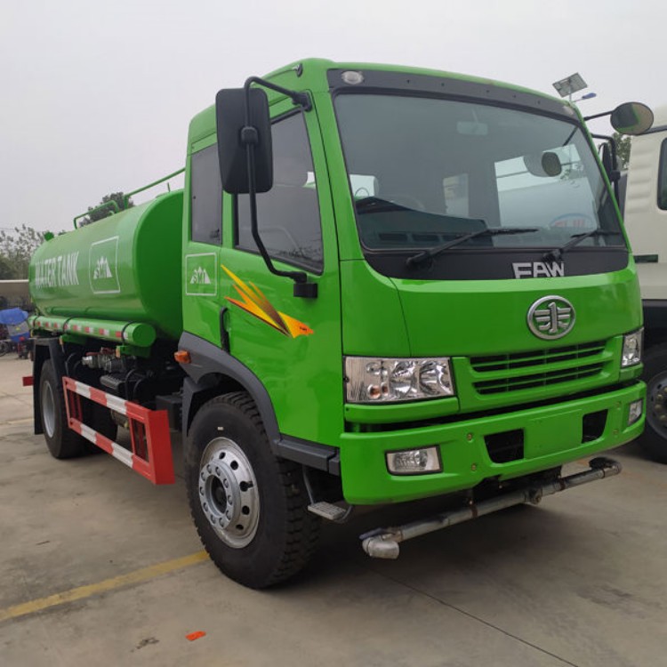 FAW Water Bowser 8000L (2)