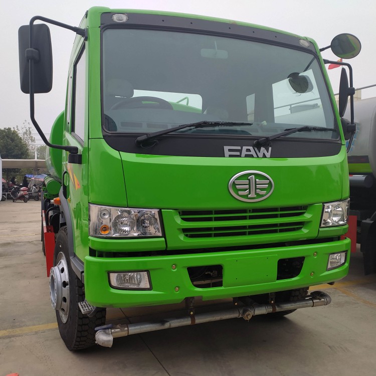 FAW Water Bowser 8000L (4)