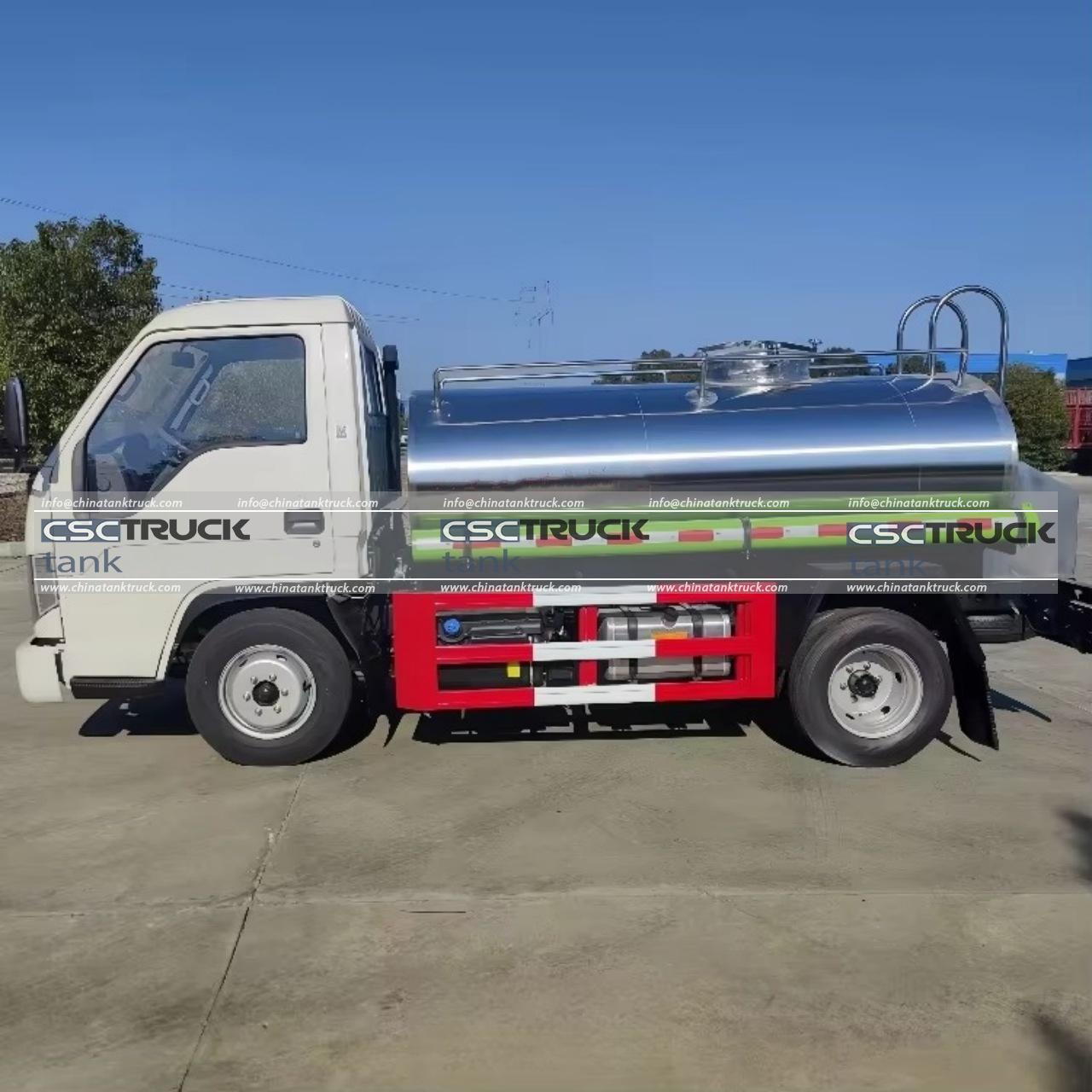 FOTON 2000 Liters Mini Milk Truck (4)