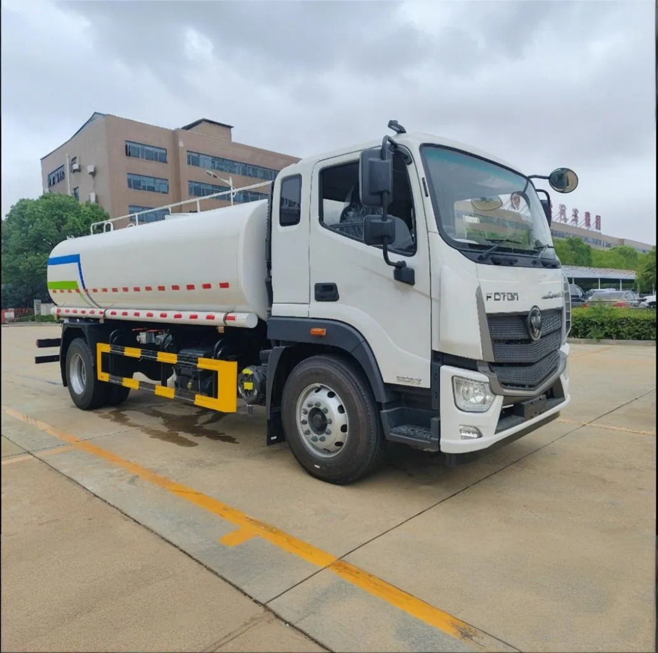 FOTON 9000 Liters Water Tanker Truck (2)